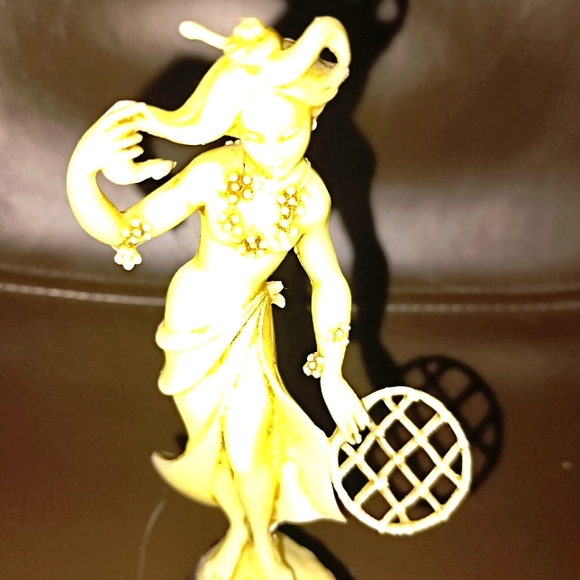 Vintage Italy Asian dancer figurine. - Picture 4 of 4